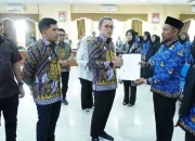 Bupati didampingi Wakil Bupati Jeneponto Serahkan SK PPPK Tahap I bagi 164 Formasi 2024