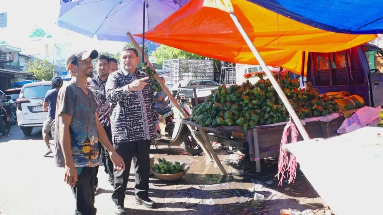 Sidak Pasar Pabaeng-baeng, Wali Kota Appi Tegur Jukir dan Tertibkan Pedagang