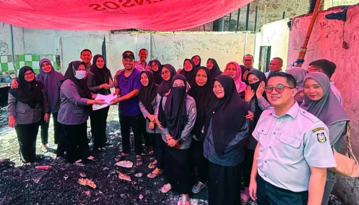 Kebakaran Hebat di Karuwisi, Staf DPRD Makassar Terdampak, Rekan Kerja Lakukan Aksi Solidaritas