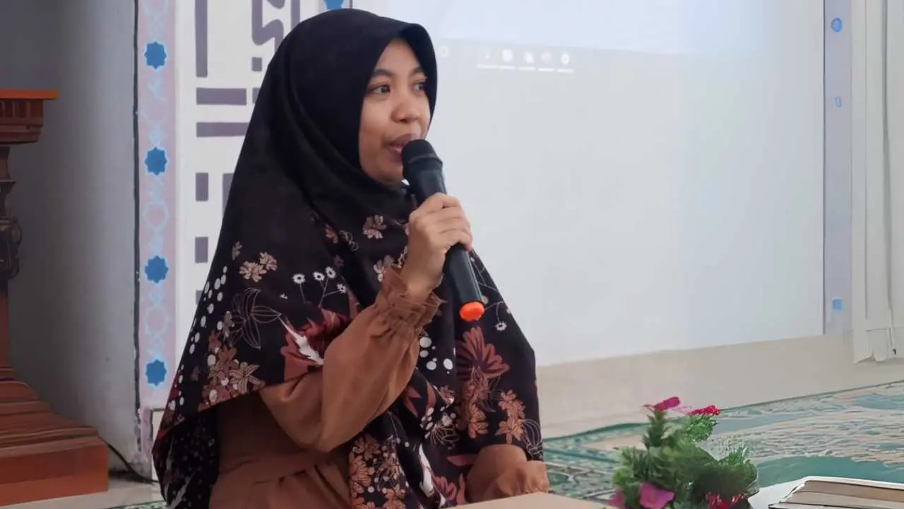 Muflihanah S.Pd (Guru & Aktivis Muslimah)