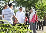 PKK Makassar Turun Langsung di Aksi Jumat Bersih di Pantai Losari