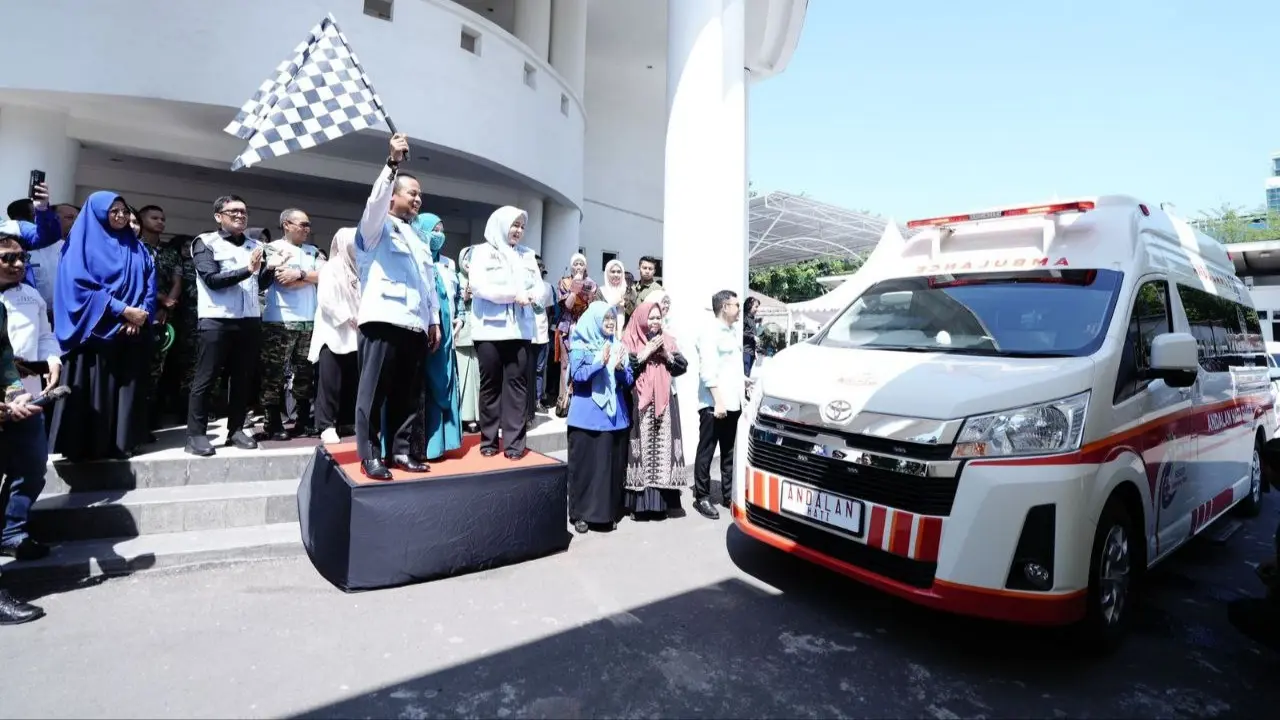 Pemprov Sulsel Luncurkan Mobil Ambulans dengan Fasilitas Ruang Operasi Pertama di Indonesia