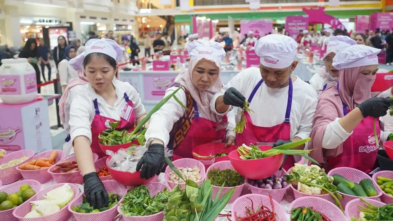 Rasa Nusantara Berkobar di Makassar: Bright Gas Cooking Competition 2025 Suguhkan Kreativitas Dapur Warga 2 Rasa Nusantara Berkobar di Makassar: Bright Gas Cooking Competition 2025 Suguhkan Kreativitas Dapur Warga