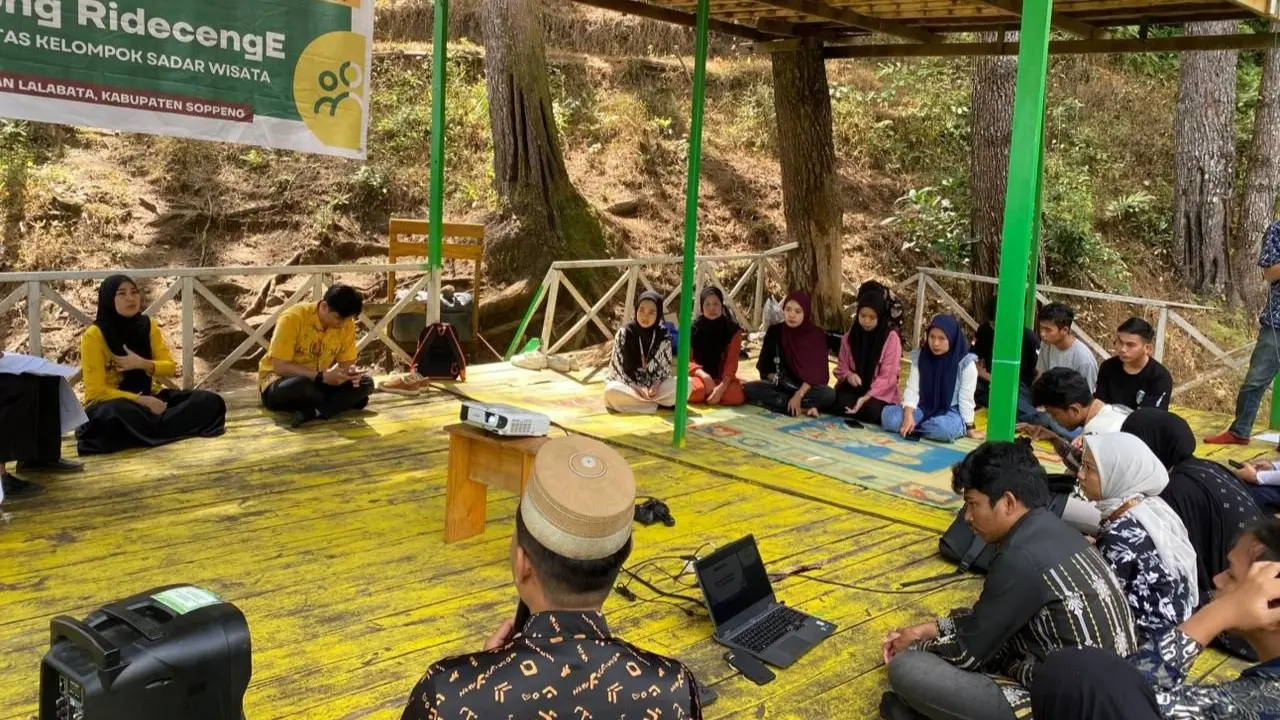 Tim PPK Ormawa UKM KPI Unhas Bina Pokdarwis Mattabulu Melalui Program Sipatokkong RidecengE