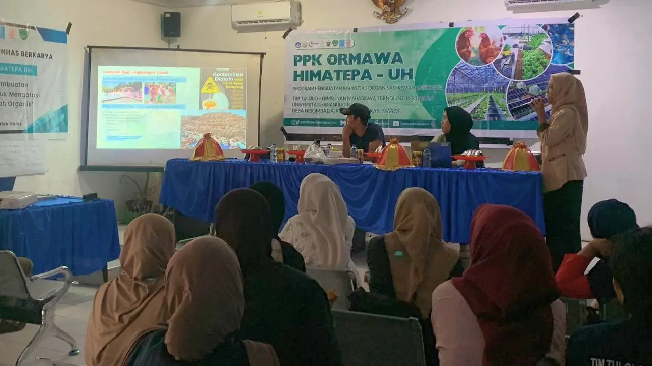 AGROFARM HIMATEPA Unhas Latih Warga Nisombalia Kelola Sampah dan Budidaya Maggot