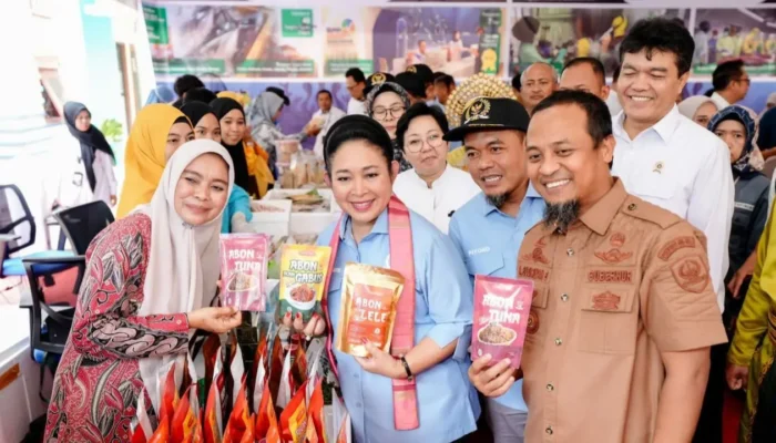 Gubernur Sulsel Dampingi Komisi IV DPR RI Tinjau Produk Ekspor Kelautan dan Perikanan di Makassar
