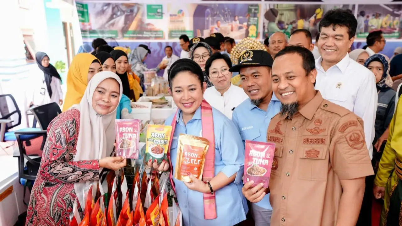 Gubernur Sulsel Dampingi Komisi IV DPR RI Tinjau Produk Ekspor Kelautan dan Perikanan di Makassar