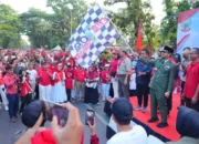 Puluhan Ribu Warga Meriahkan Jalan Sehat & Karnaval Kemerdekaan Bareng Gubernur Sulsel