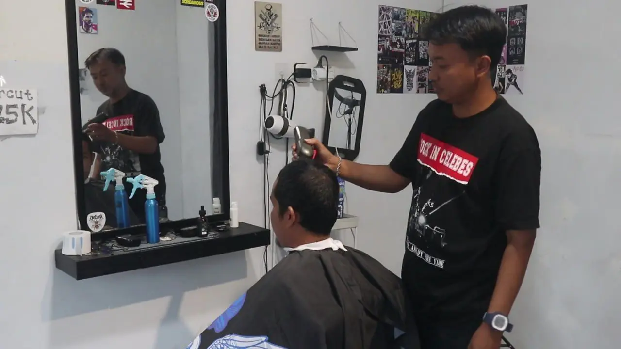 Dari Ojol ke Barbershop: Kisah Inspiratif Firman