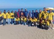 Maxim Rayakan HUT ke-80 RI dengan Aksi Bersih-Bersih Pantai di Makassar