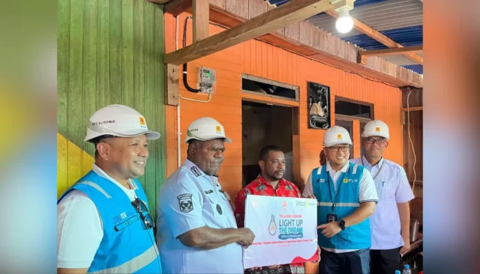 HUT ke-80 RI, PLN Wujudkan Mimpi Ribuan Keluarga dengan Sambungan Listrik Gratis