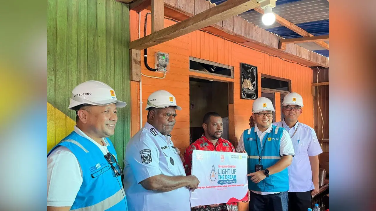 HUT ke-80 RI, PLN Wujudkan Mimpi Ribuan Keluarga dengan Sambungan Listrik Gratis