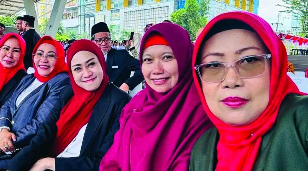 Kadis Pertanahan Makassar Ikuti Upacara HUT RI ke-80 di Karebosi 2 Kadis Pertanahan Makassar Ikuti Upacara HUT RI ke-80 di Karebosi