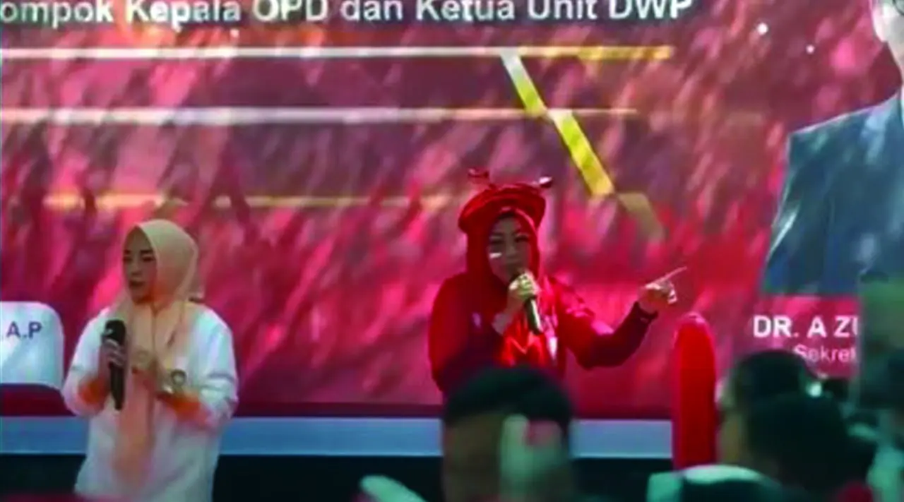 Kadis Pertanahan Makassar Meriahkan Lomba Menyanyi HUT RI ke-80
