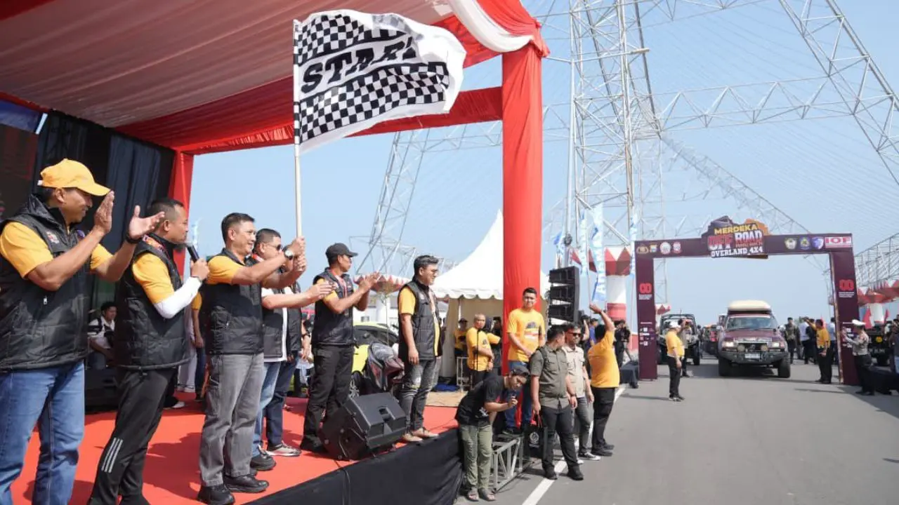 Kota Makassar Bersama Gubernur dan Kapolda Sulsel, Lepas Peserta Merdeka Off Road Peduli IV