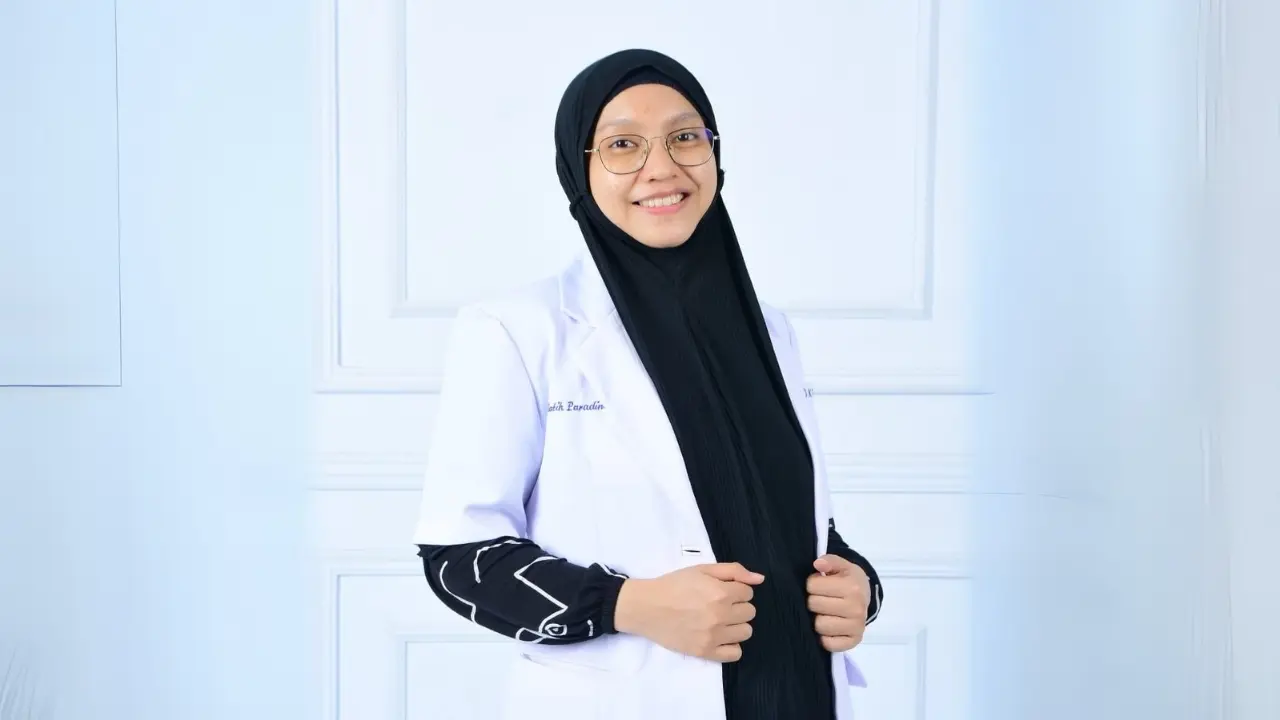dr.Ratih Paradini (Dokter dan aktivis dakwah)