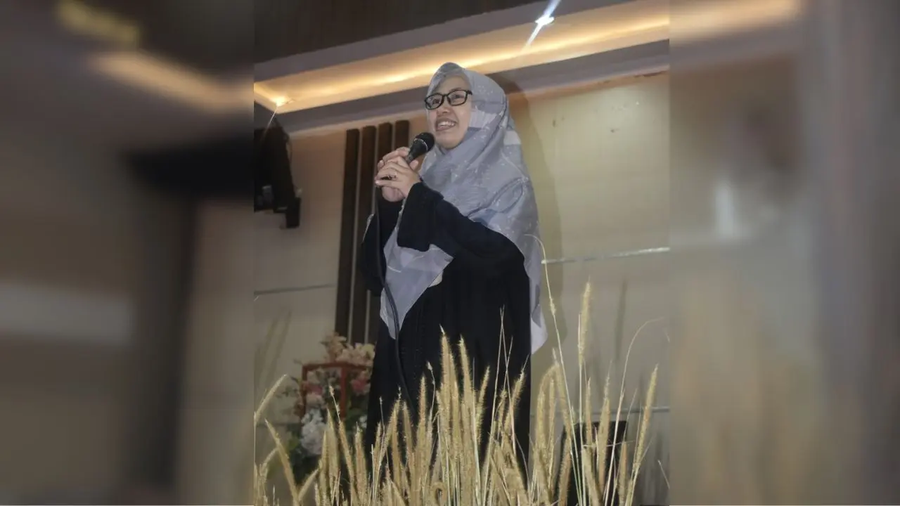 Dr. Suryani Syahrir, S.T., M.T. (Dosen dan Pemerhati Sosial)