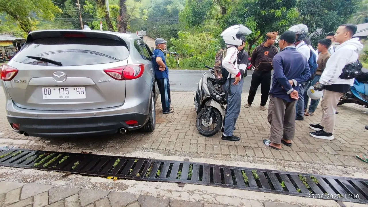 Pelajar SMKN 2 Maros Ugal-ugalan, Warga Bantimurung Resah dan Mobil Ringsek Ditabrak