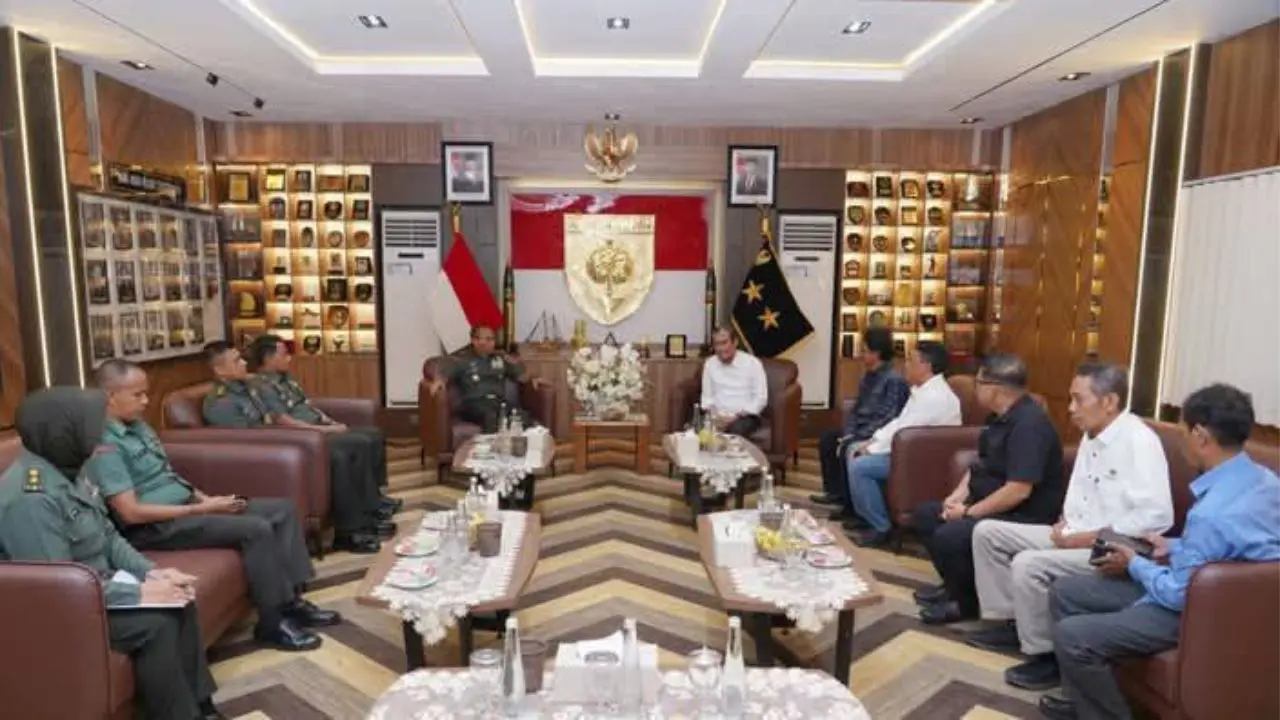 PWI Sulsel Silaturahmi ke Pangdam XIV Hasanuddin, Bahas Bela Negara hingga Isu Sosial