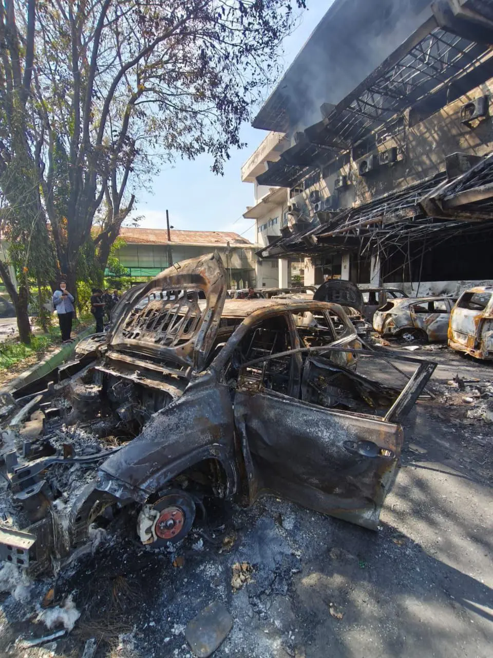 Demo Ricuh, Kantor DPRD Makassar Hangus Terbakar, 3 Orang Dinyatakan Meninggal Dunia