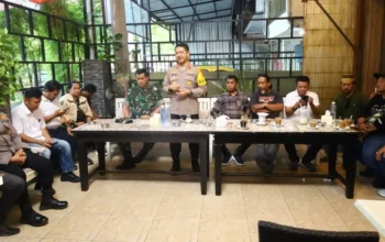 Polrestabes Makassar Konsolidasi dengan TNI, Ormas, dan Media Jaga Kondusifitas Kota 3 Kapolrestabes dan Dandim 1408 Rangkul Ormas, Jaga Kondusivitas Makassar