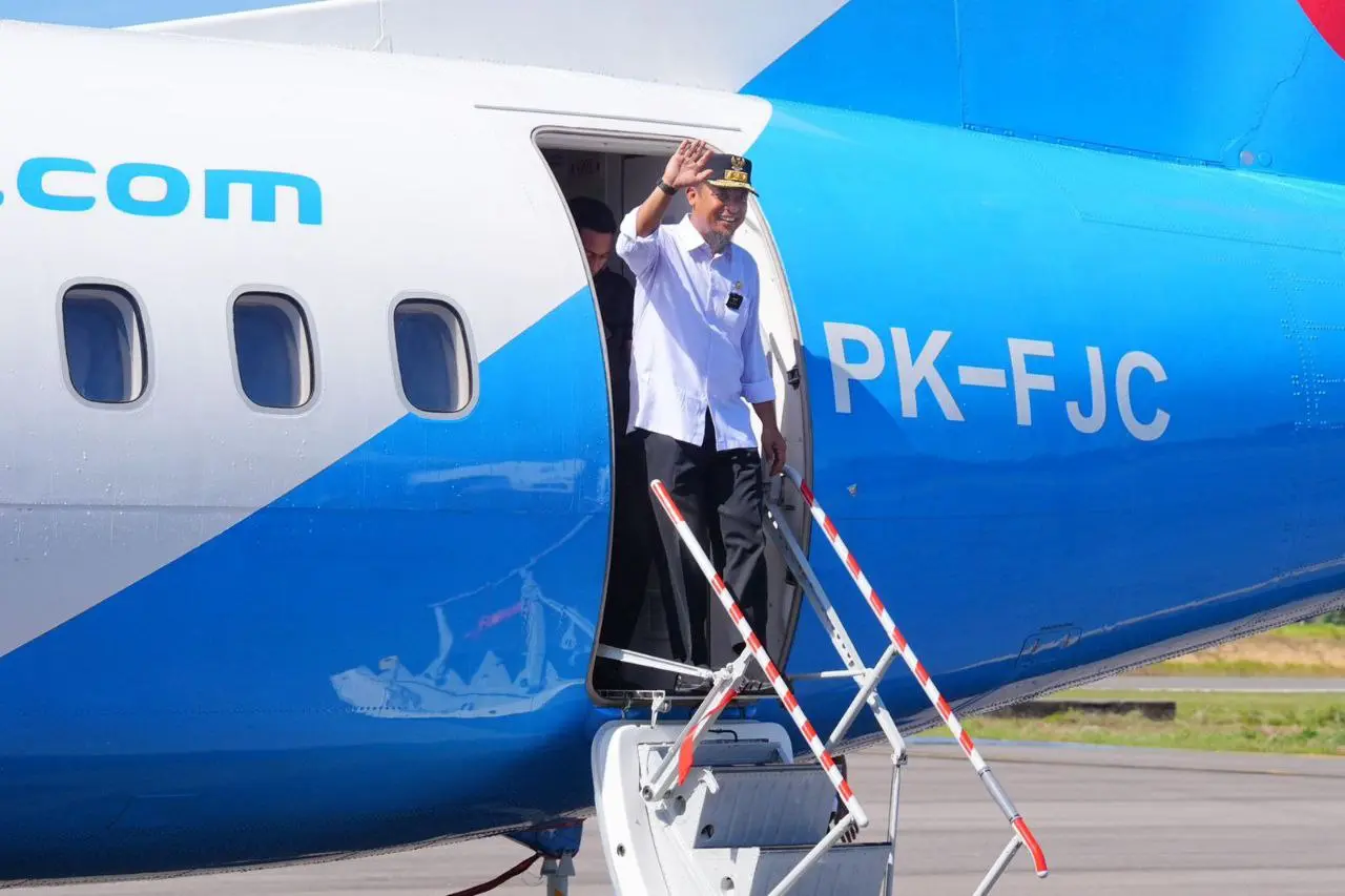 Gubernur Sulsel Resmikan Penerbangan Perdana Fly Jaya Airlines Rute Makassar–Bone