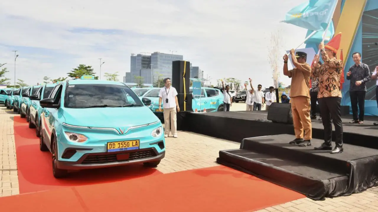 Gubernur Sulsel Resmikan Green SM, Taksi Listrik Modern Pertama di Makassar