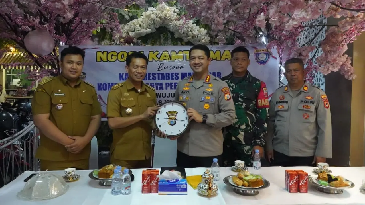 Kapolrestabes Makassar & Camat Ujung Pandang Ngopi Bareng Warga, Bahas Keamanan Lingkungan
