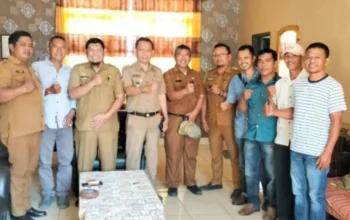 Pemerintahan Kelurahan Bontoa Solid Menuju Jeneponto Bahagia, Camat Binamu Serahkan 5 SK Kepala Lingkungan