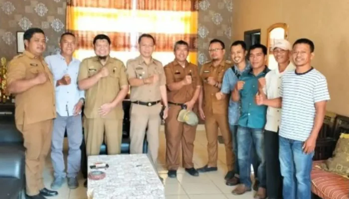 Pemerintahan Kelurahan Bontoa Solid Menuju Jeneponto Bahagia, Camat Binamu Serahkan 5 SK Kepala Lingkungan