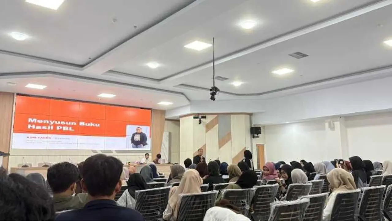 FKM Unhas Gelar Pelatihan Penulisan Buku PBL, Hadirkan Asri Tadda