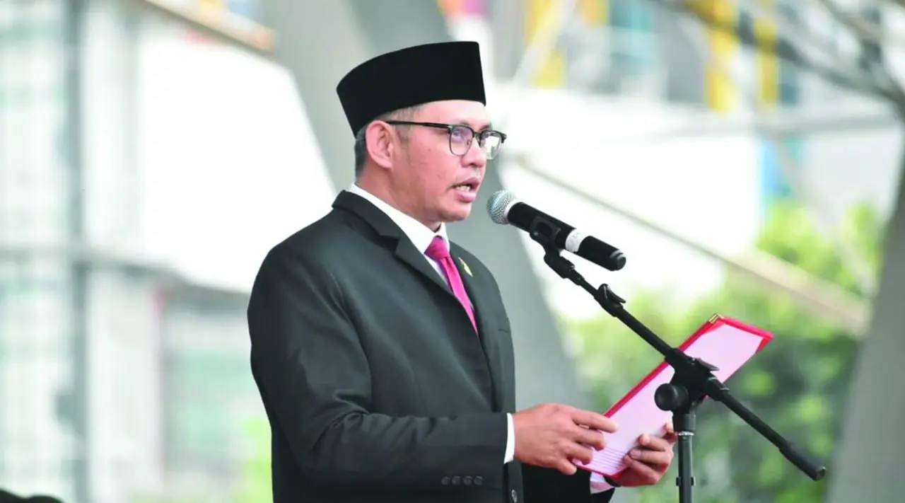 Ketua DPRD Makassar Bacakan Naskah Proklamasi pada Upacara HUT ke-80 RI di Karebosi