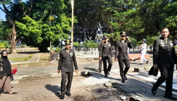 Tabur Bunga HUT TNI ke-80 di TMP Panaikang Diselimuti Sampah dan Bau Tak Sedap