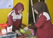 DEB Unhas Latih Warga Bontomanai Produksi Briket, Cikal Bakal UMKM Energi Alternatif