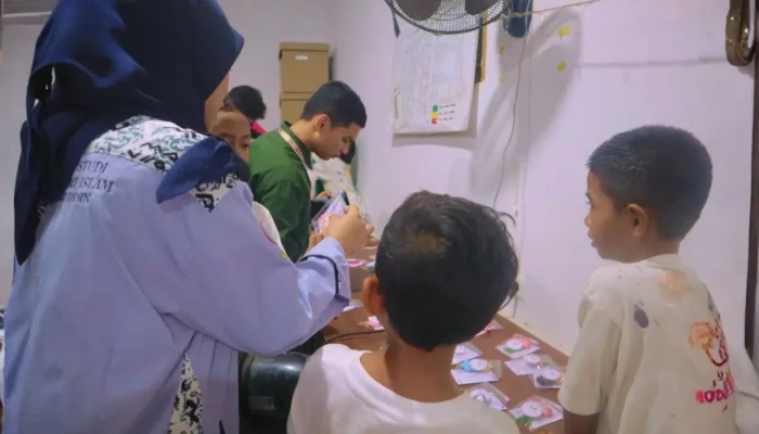 Mahasiswa Unhas Bangun Percaya Diri Anak Kompleks Kusta Jongaya Lewat Program Inspiratif