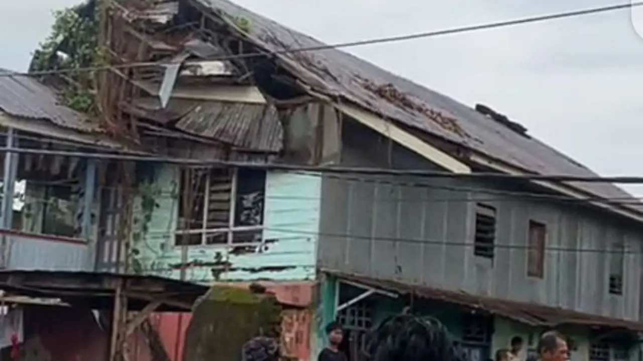 Puluhan Rumah Rusak Diterjang Angin Kencang di Tamangapa Manggala