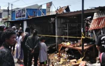 Diduga Akibat Kebocoran Gas, Warung Coto dan Dua Kios di Makassar Hangus Terbakar