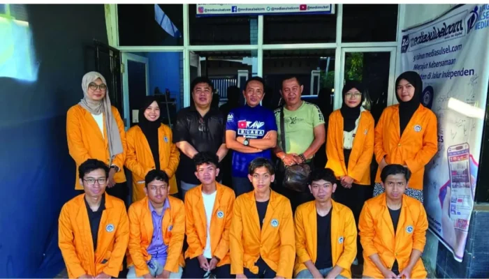 Mahasiswa UNM Kunjungi Mediasulsel.com, Belajar Prinsip Jurnalisme Digital