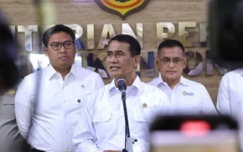 Menteri Amran Pastikan Stok Pupuk untuk Petani Tetap Aman Meski 2.039 Kios Nakal Dicabut Izinnya