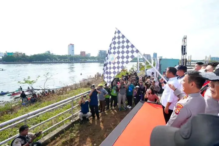 Gubernur Sulsel Buka Katinting Race 2025, Tekankan Sportivitas dan Semangat Maritim