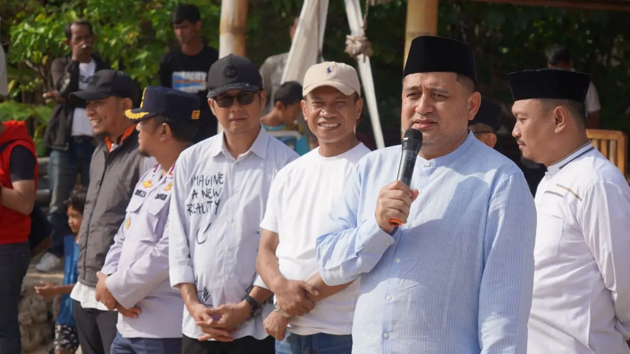 Camat Ujung Pandang Dukung Penuh Gerakan Jum’at Bersih di Pulau Samalona