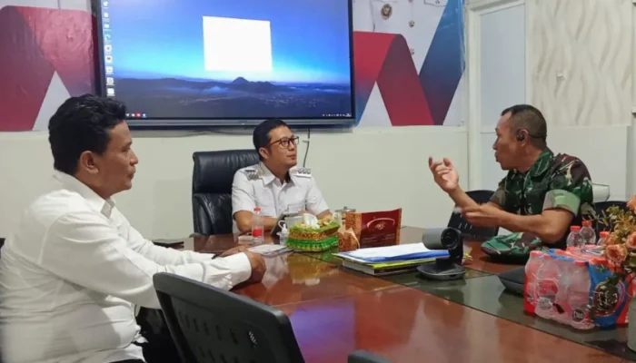 Camat Mariso Sambut Hangat Silaturahmi Danramil Baru Mayor Inf Mulyono Lapondondo