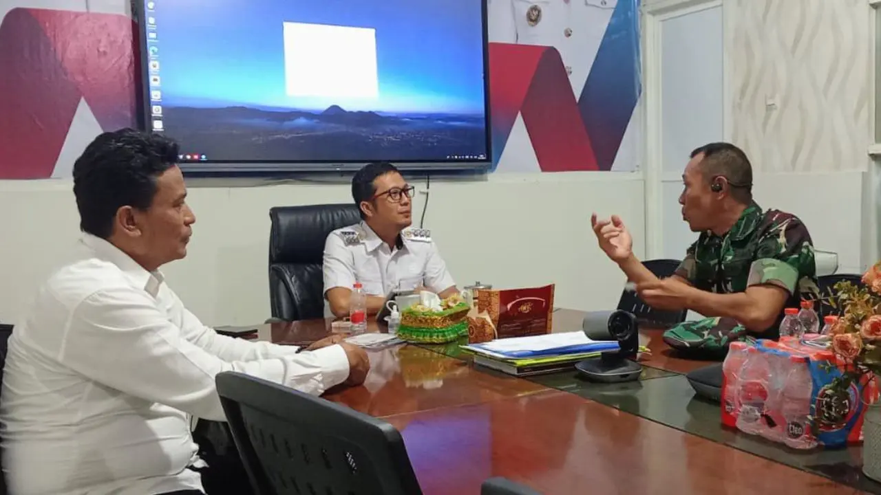 Camat Mariso Sambut Hangat Silaturahmi Danramil Baru Mayor Inf Mulyono Lapondondo