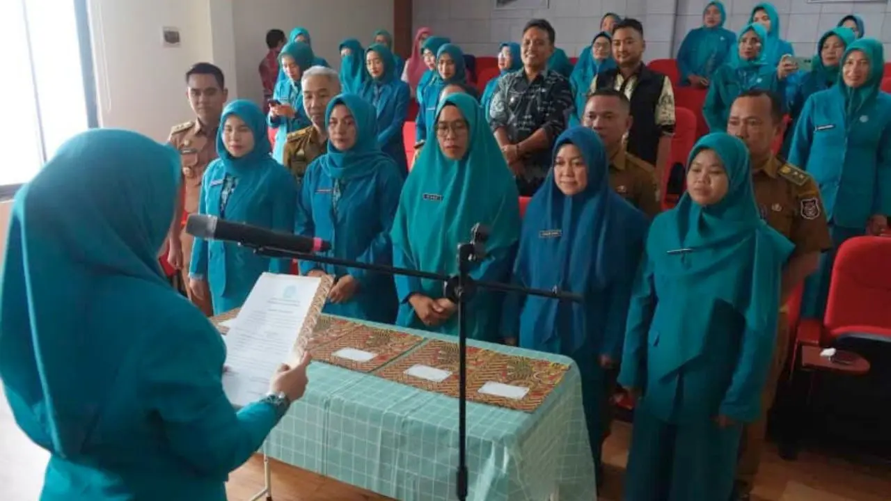 Pelantikan Pengurus PKK dan Bunda PAUD, Camat Ujung Pandang Mantapkan Komitmen Bangun Keluarga Sejahtera