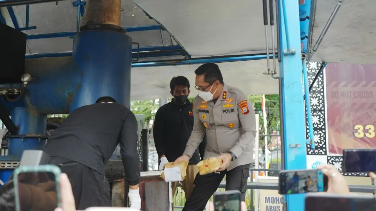 Polrestabes Makassar Musnahkan 20 Kilogram Narkotika, Kapolda Sulsel Tegaskan Perang Total terhadap Narkoba