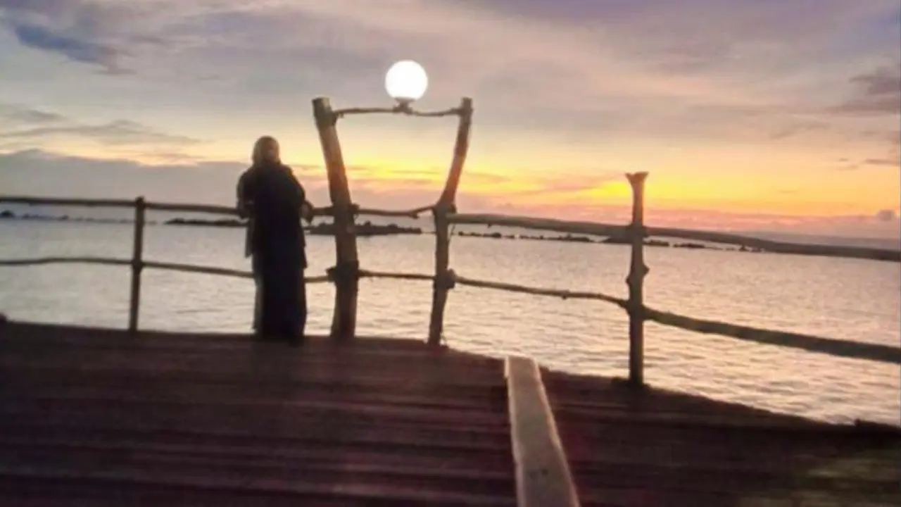 Nur Anisa Saleha (Mahasiswi dan Aktivis Muslimah)