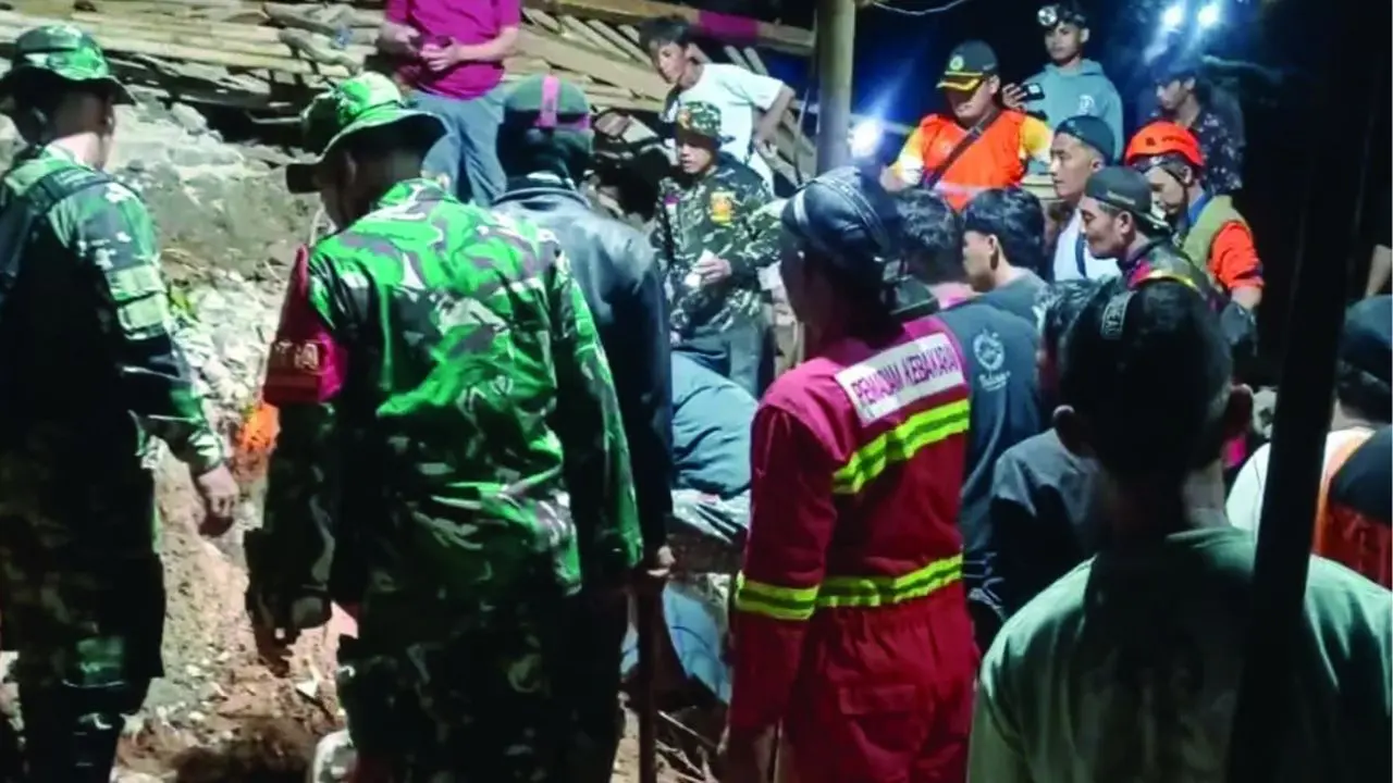 Longsor Majenang: Dua Tewas, 21 Warga Masih Dicari, Tim SAR Terus Kerja di Tengah Tanah Labil
