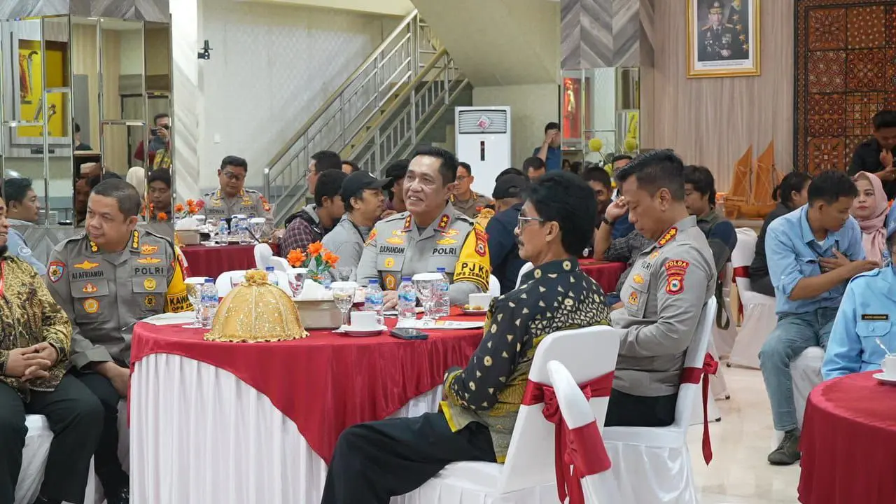 Perkuat Kolaborasi, Kapolda Sulsel Gelar Silaturahmi dengan Insan Media 2 Perkuat Kolaborasi, Kapolda Sulsel Gelar Silaturahmi dengan Insan Media