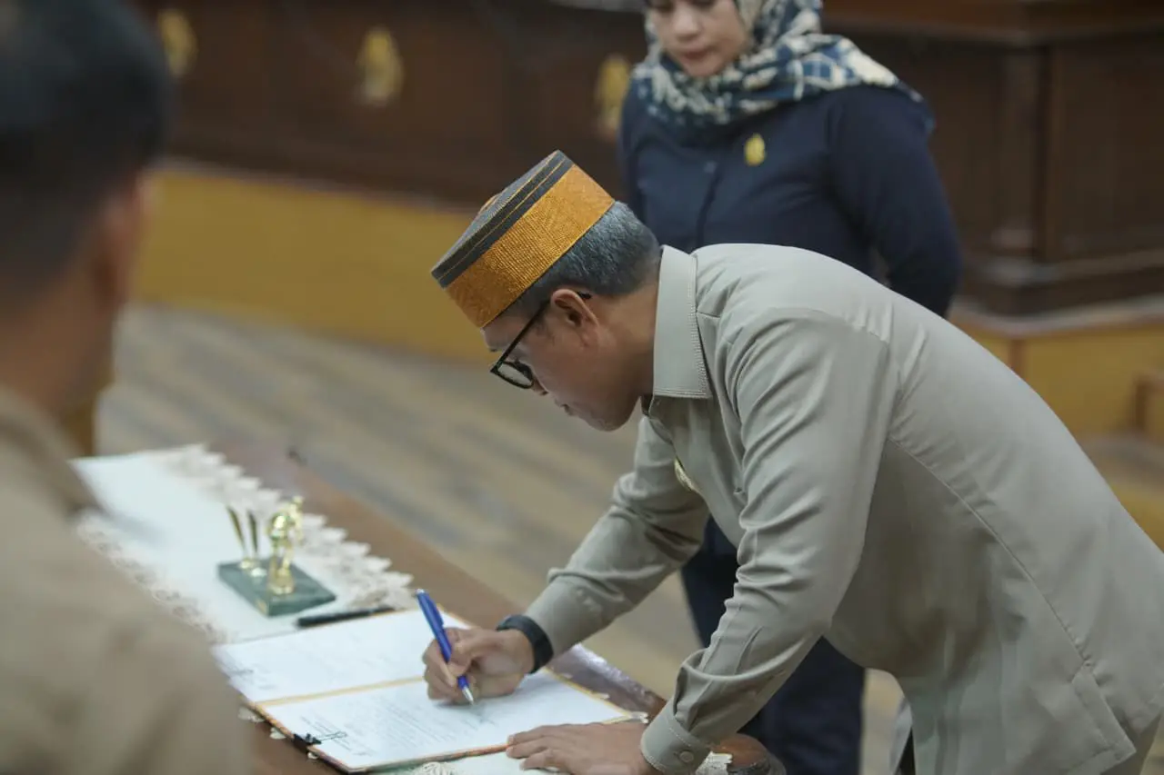 Hadiri Rapat Paripurna DPRD Jeneponto Agenda Penyerahan Rancangan KUA-PPAS APBD 2026, Ini Kata Bupati Paris Yasir 