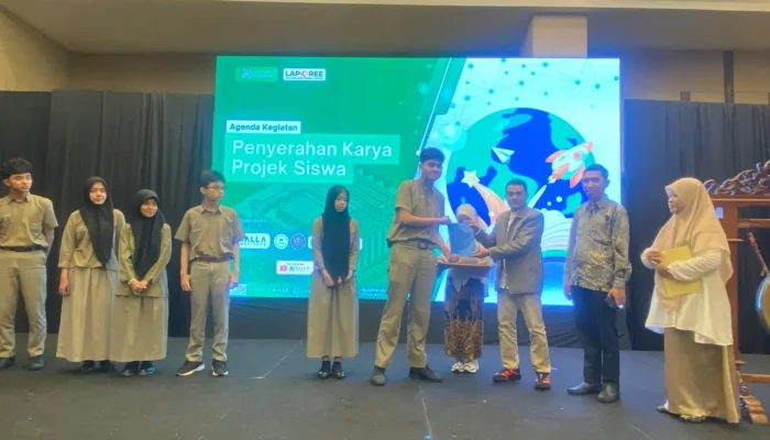 SMA Islam Athirah Tampilkan Riset dan Produk Kreatif di ABEE 2025